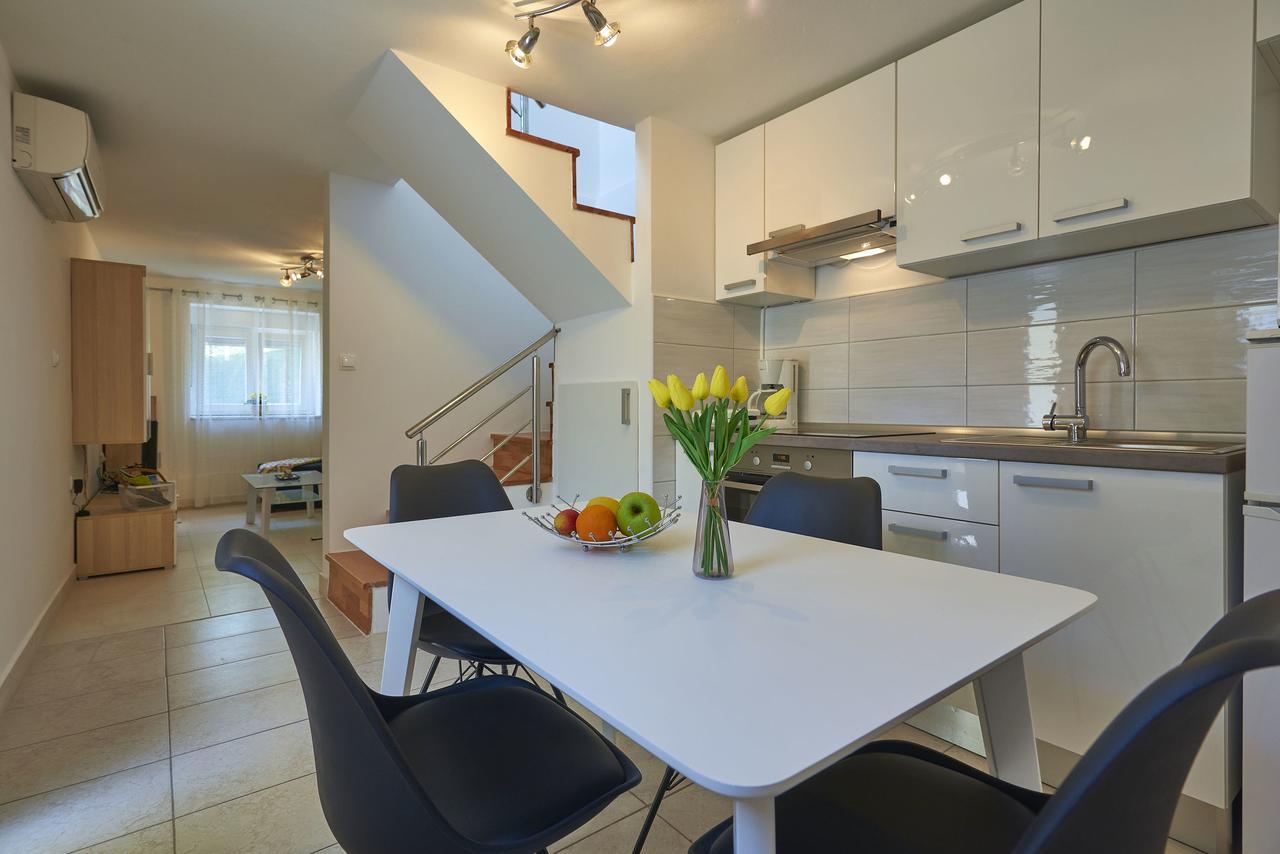House Doris Villa เมดูลิน ภายนอก รูปภาพ